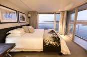 Luxury rooms on the Zambezi Queen Luxury rooms on the Zambezi Queen