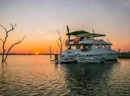 Corsaro Houseboat, Lake Kariba, Zimbabwe