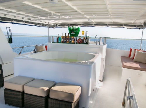 Corsaro Houseboat, Lake Kariba, Zimbabwe