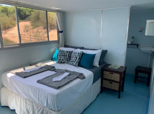 Nyati Houseboat, Lake Kariba, Zimbabwe