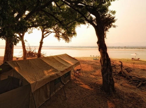 Guests set up on the Zambezi shorelone at Zambezi Life Styles - Mana Pools, Zimbabwe