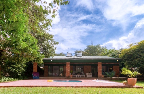 Malachite House in Victoria Falls, self catering house and cottage for a up to 10 guests at a time, Zimbabwe