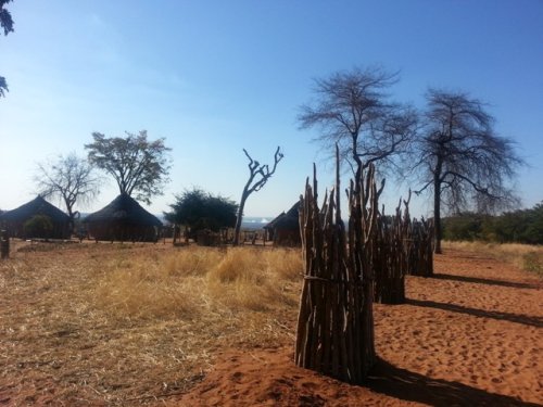 Cultura africana: Aldeia tradicional Ndebele - aldeia africana, Victoria Falls, Zimbabué
