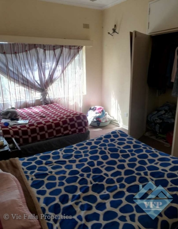 618 Victoria Falls Property for Sale