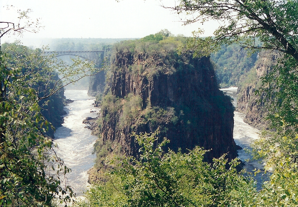 Victoria Falls Gorge - the formation, history, threats