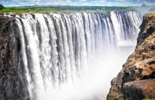 Tour of the Victoria Falls in Zimbabwe