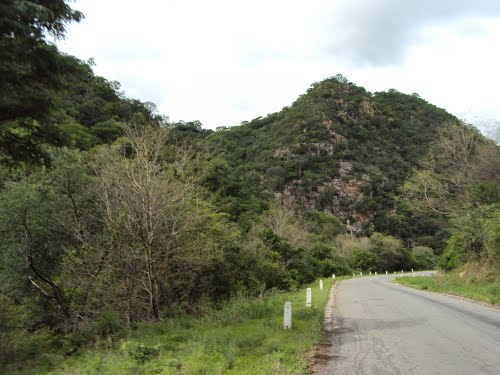 Binga Road to Lake Kariba Binga Road takes you to Lake Kariba's western section.