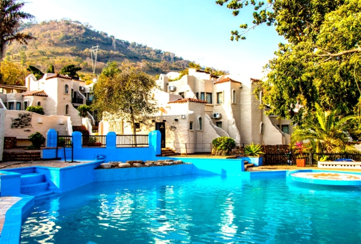 The pool at Caribbea Bay Hotel by Lake Kariba on the Zimbabwe side