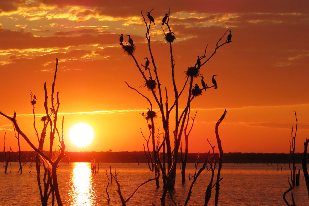 Kariba apus de soare