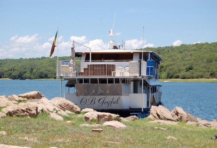 The front of the OB Joyful Houseboat