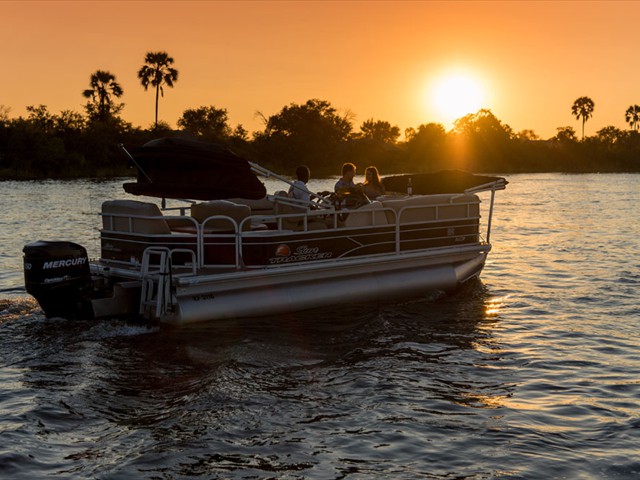 Game viewing on water