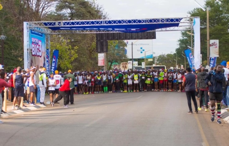 Victoria Falls Marathon Start