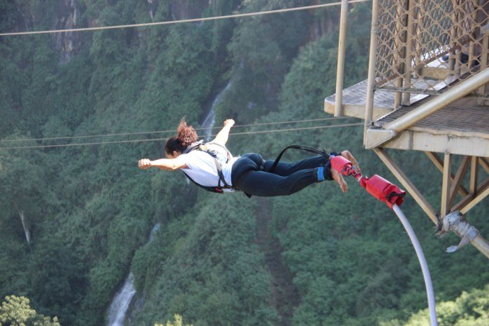 Free-fall into the gorge