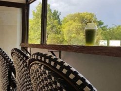 Quaint corner take-away serving fresh healthy food including sushi! Centerally located in the town of Victoria Falls, Zimbabwe