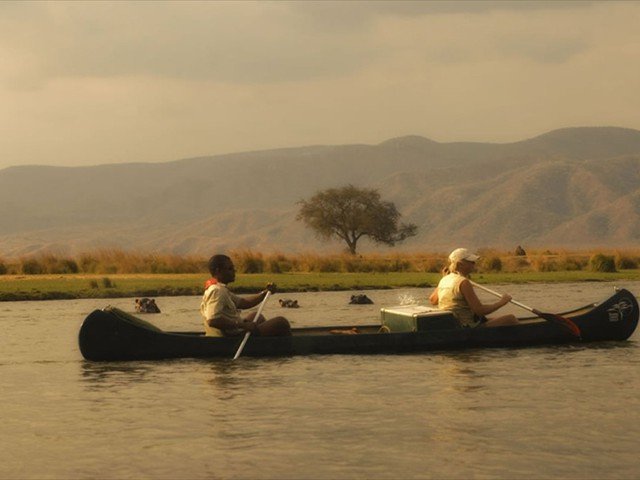 Canoeing the Zambezi in Mana Pools